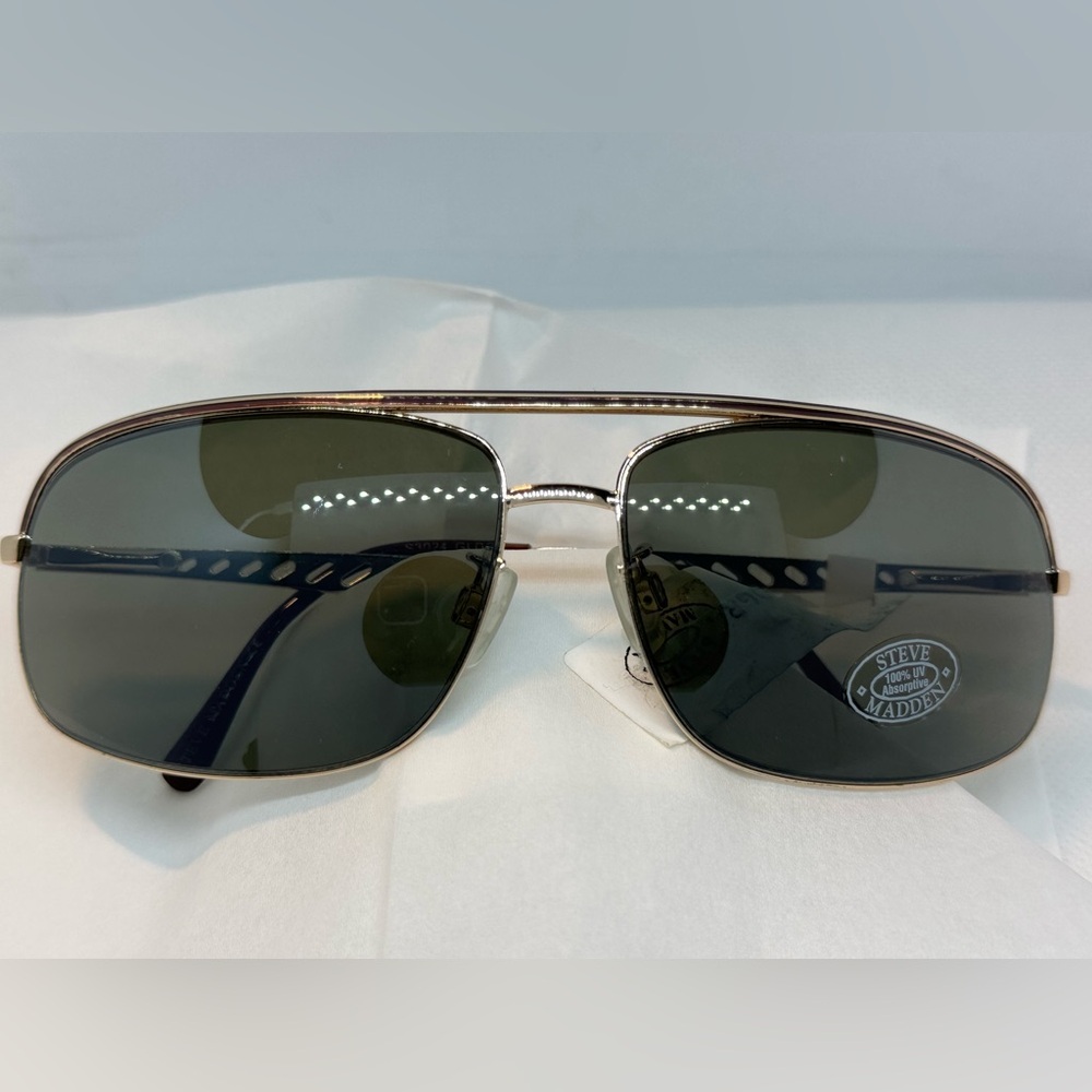 BRAND NEW Steve Madden Aviator Sunglasses